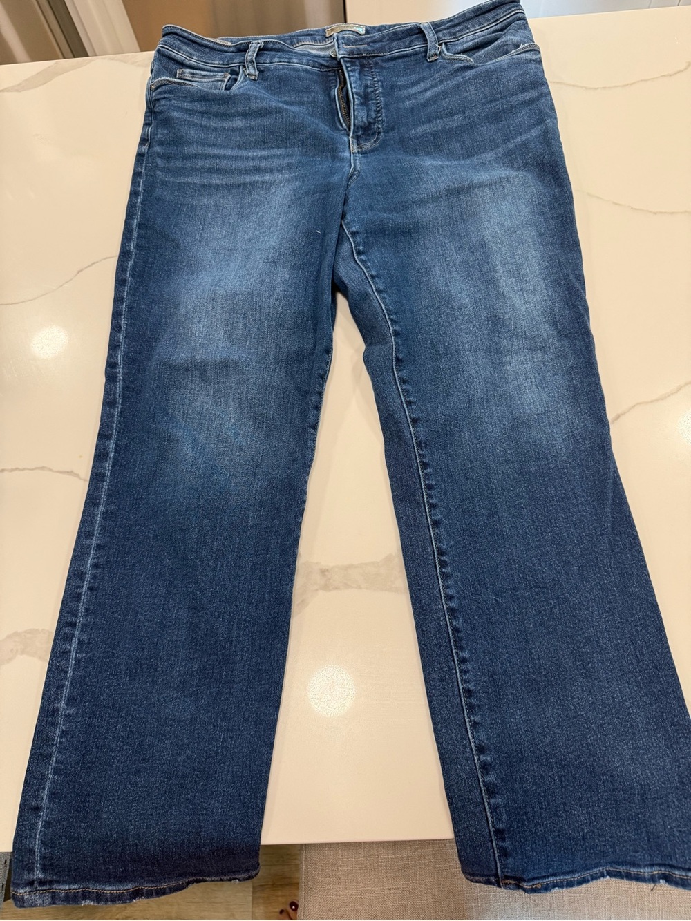 Kut from the Kloth Medium Blue Flared Jeans - Picture 1 of 5
